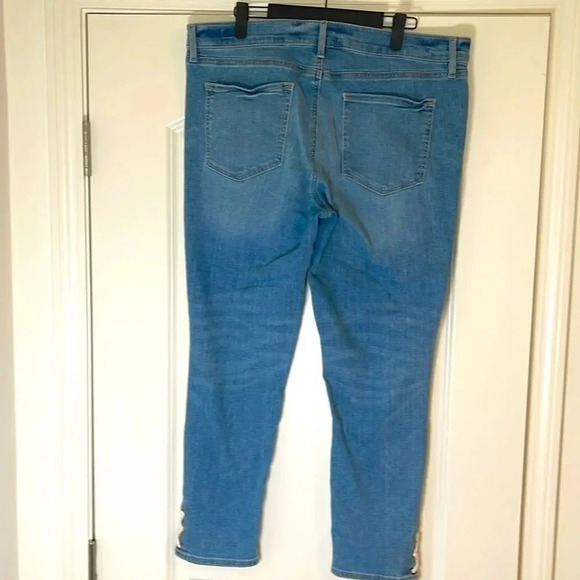 LOFT Skinny Cropped Jeans - Size 14/32 - Picture 2 of 8